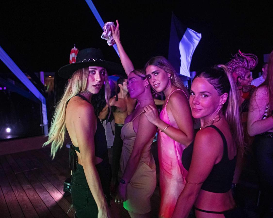 Royalton Chic Cancun, An Autograph Collection All-Inclusive Resort - Adults Only Dış mekan fotoğraf Nightlife in Mykonos
