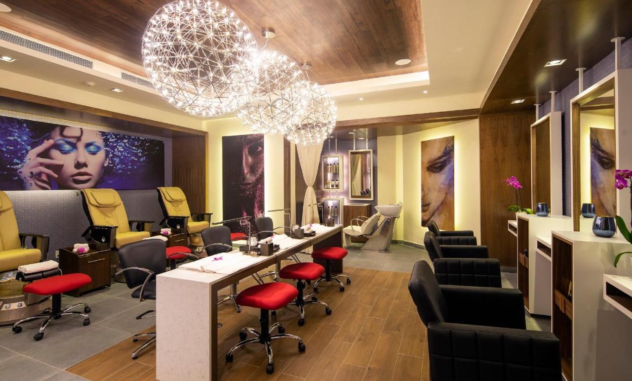 Royalton Chic Cancun, An Autograph Collection All-Inclusive Resort - Adults Only Dış mekan fotoğraf The nail salon at The Spa at The Westin