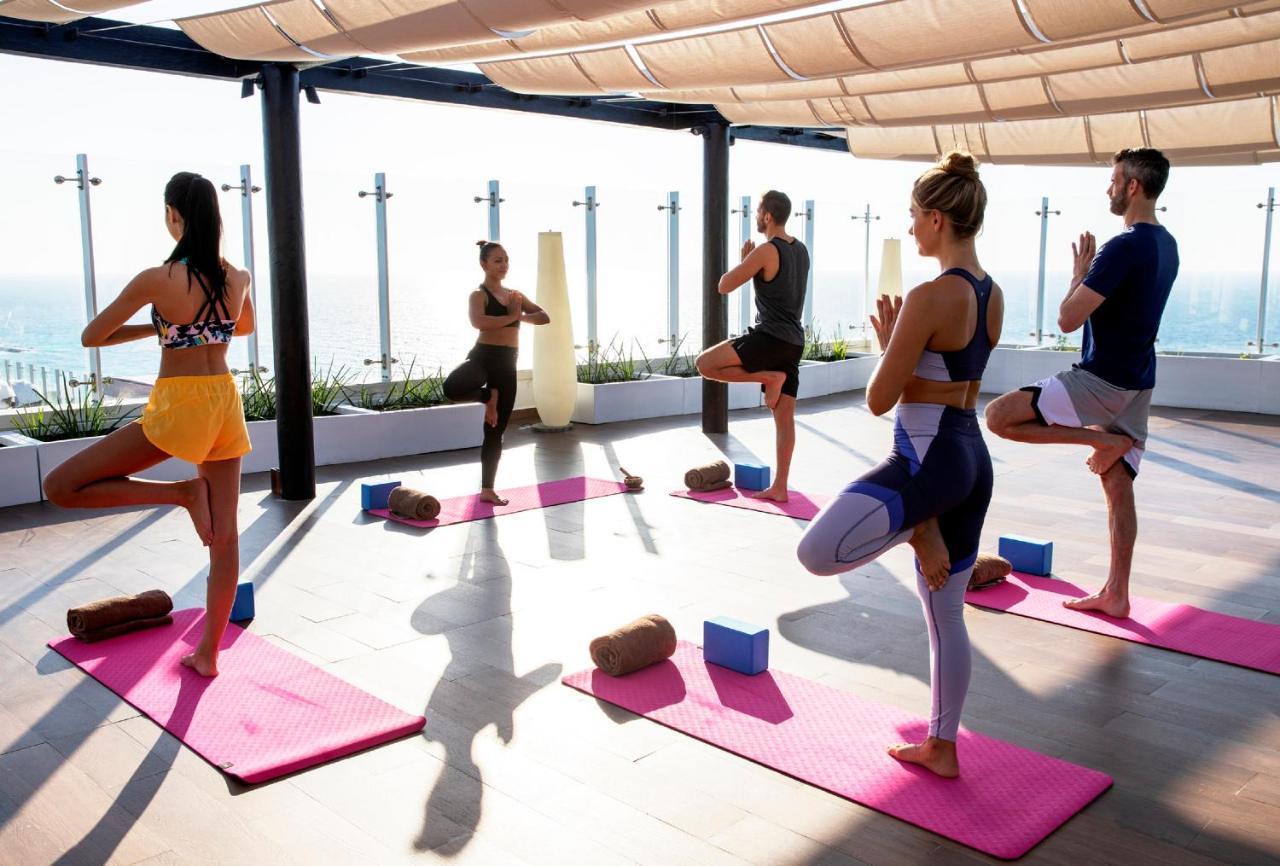Royalton Chic Cancun, An Autograph Collection All-Inclusive Resort - Adults Only Dış mekan fotoğraf A yoga class on board a cruise ship