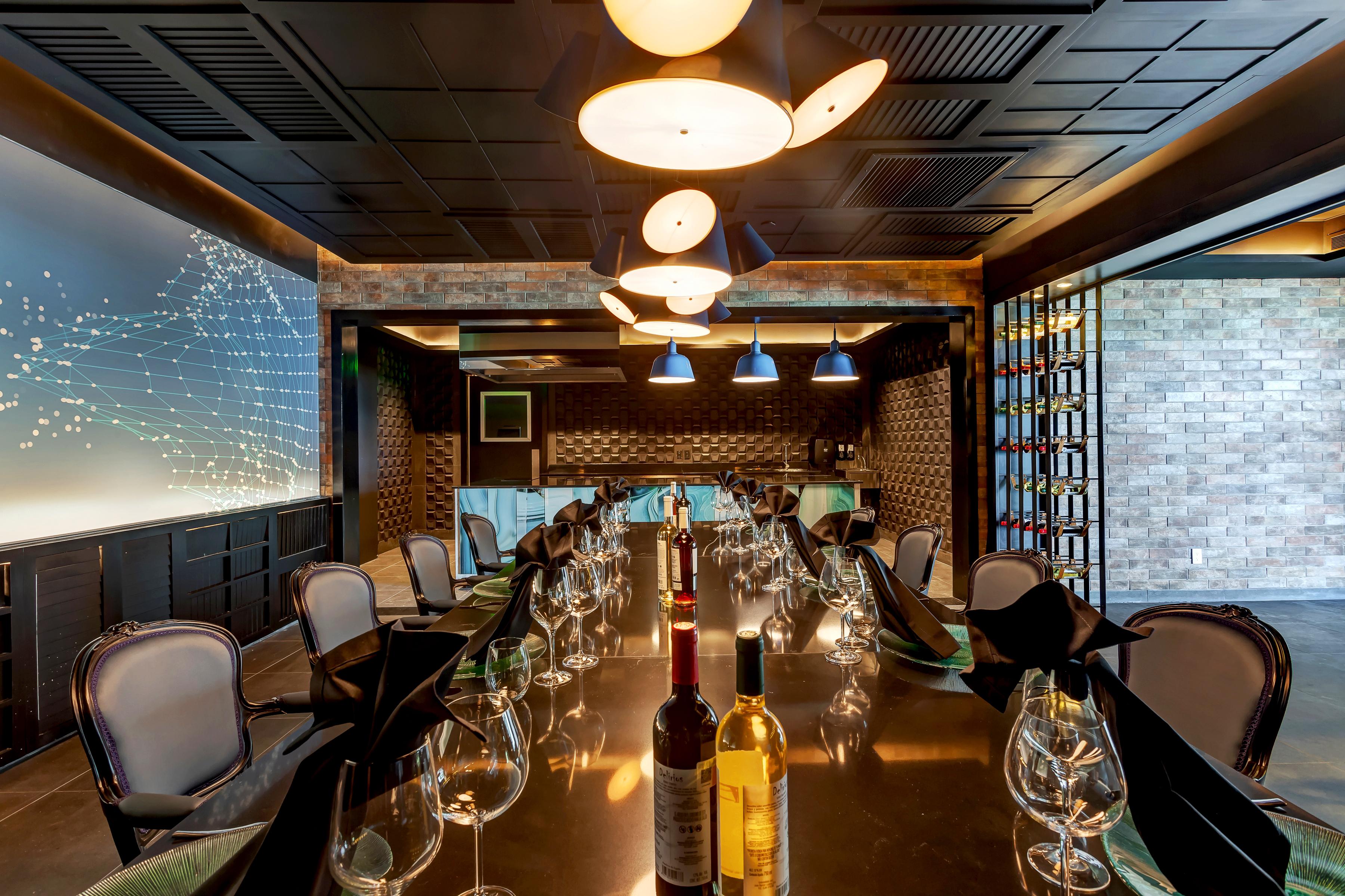 Royalton Chic Cancun, An Autograph Collection All-Inclusive Resort - Adults Only Dış mekan fotoğraf The Wine Bar