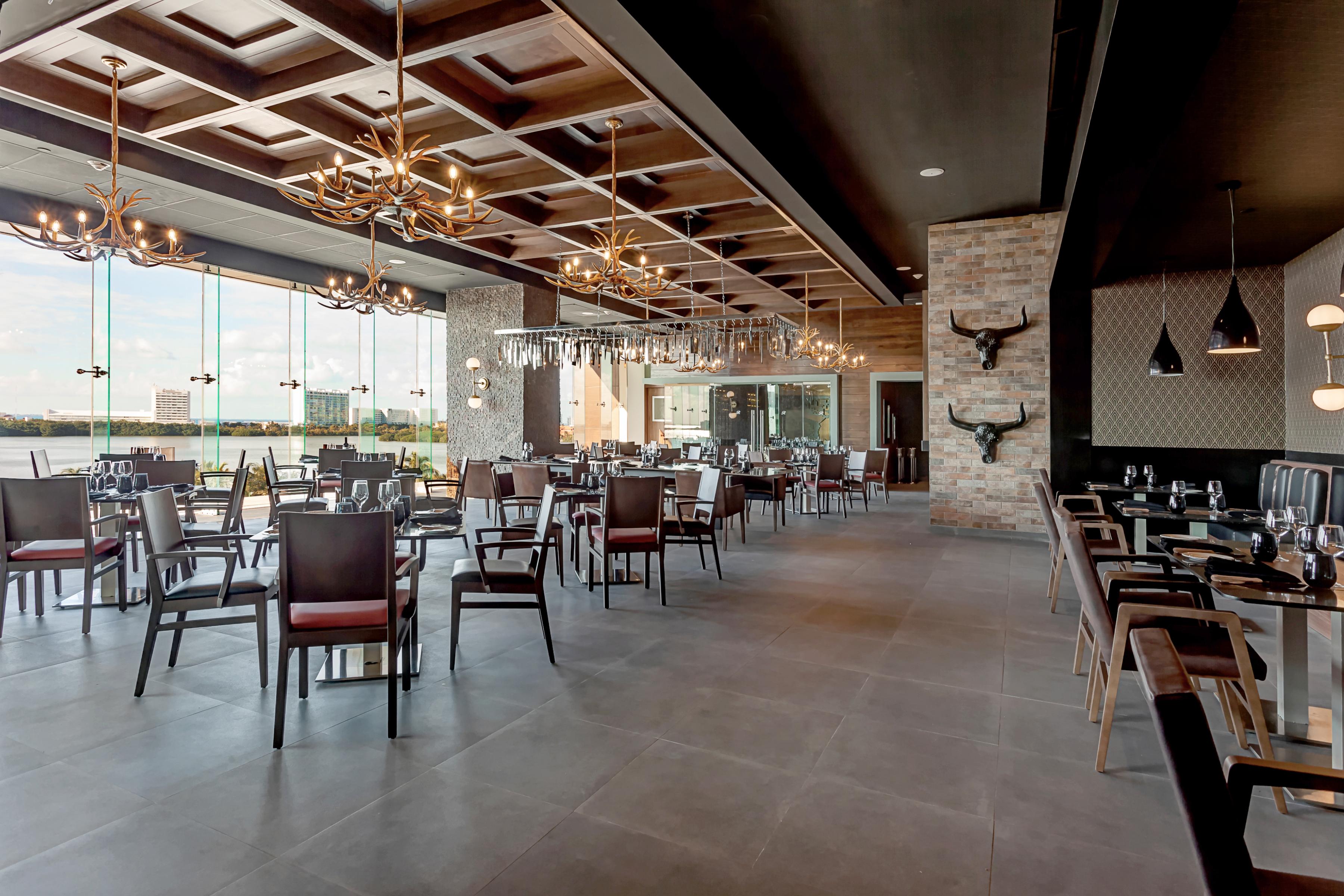 Royalton Chic Cancun, An Autograph Collection All-Inclusive Resort - Adults Only Dış mekan fotoğraf Interior of the restaurant