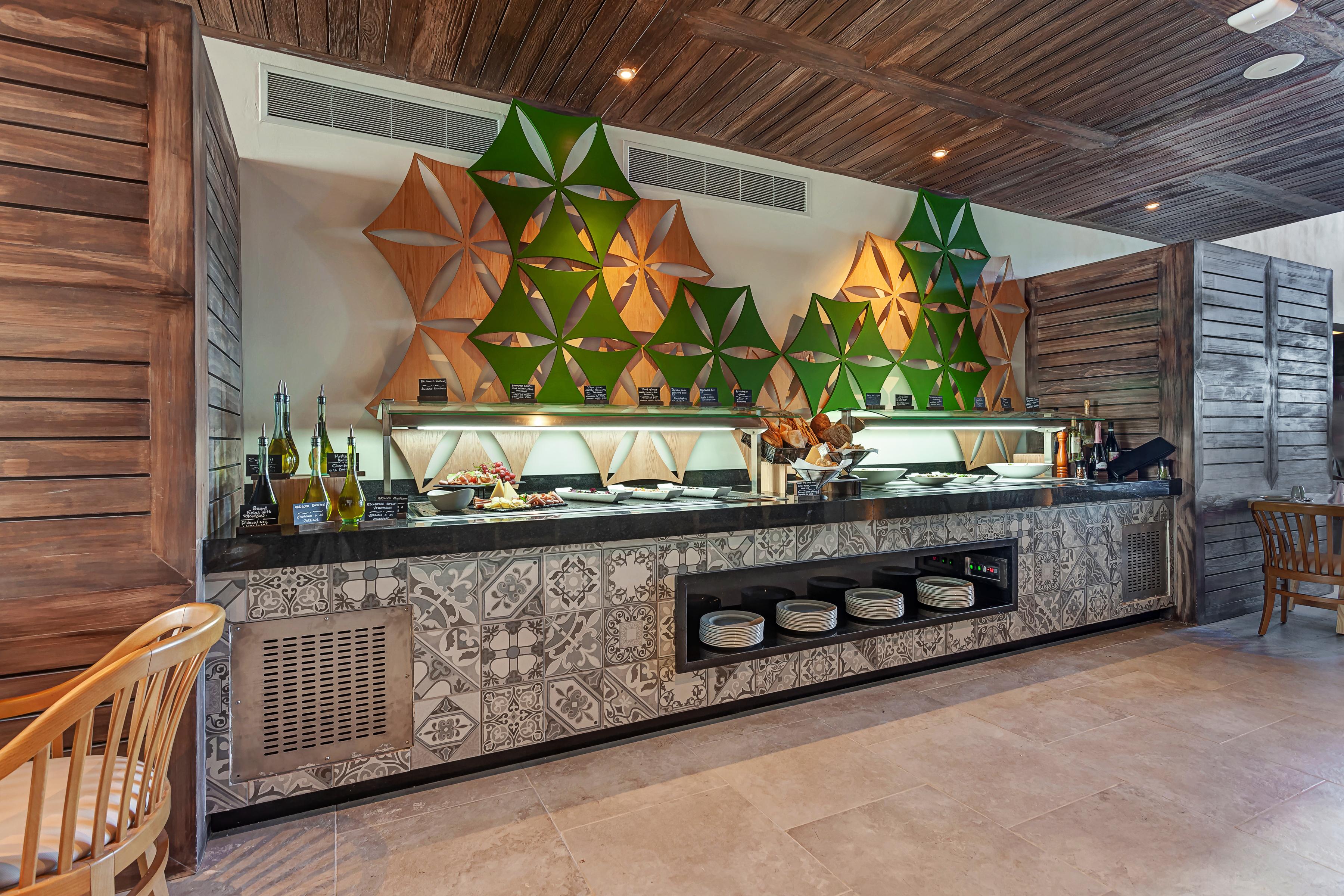 Royalton Chic Cancun, An Autograph Collection All-Inclusive Resort - Adults Only Dış mekan fotoğraf The buffet at the hotel